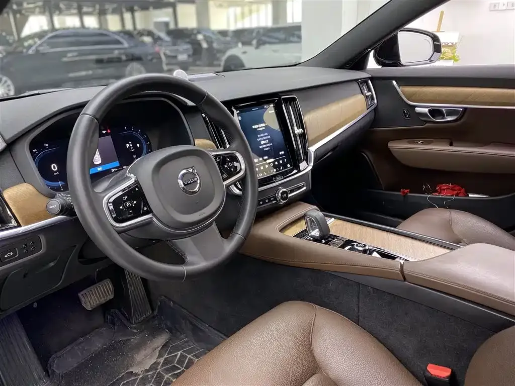 Volvo S90 — фото 10