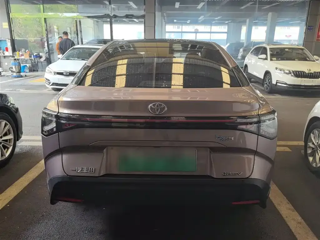 Toyota bZ3 2023 из CN, фото 8