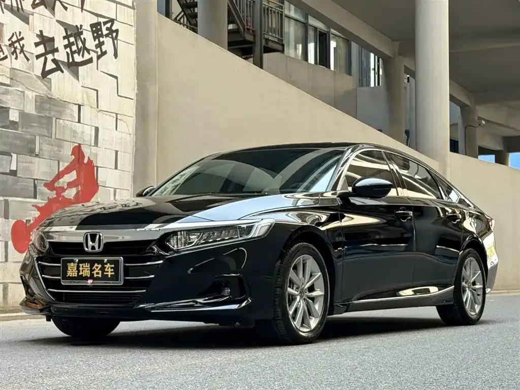 Honda Accord — фото 1