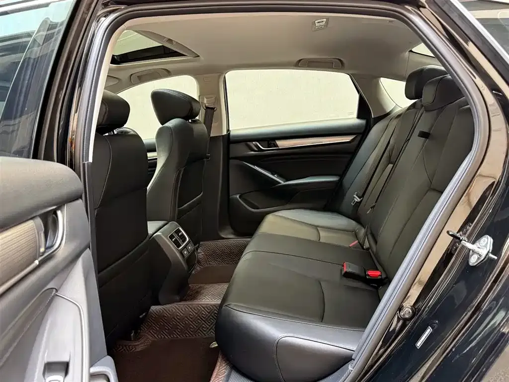 Honda Accord — фото 5