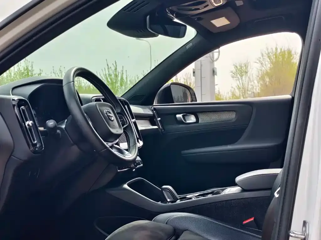 Volvo XC40 2021 из CN, фото 8