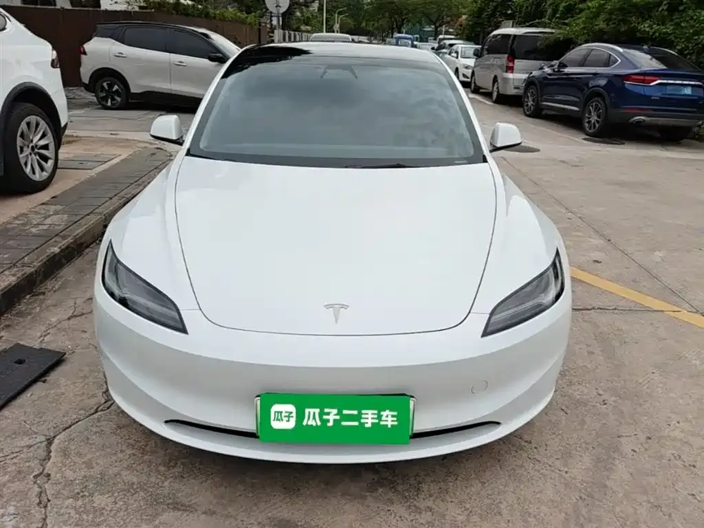 Tesla Model 3 — фото 9