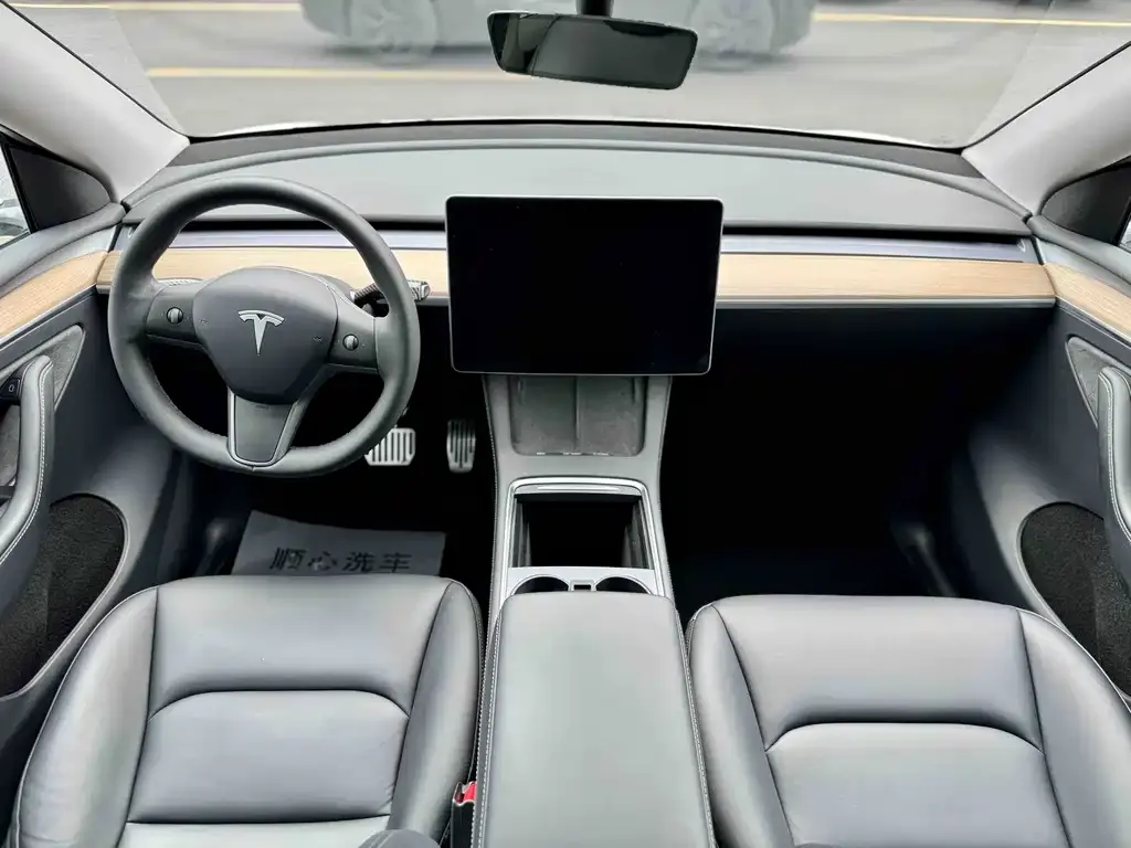 Tesla Model Y — фото 4