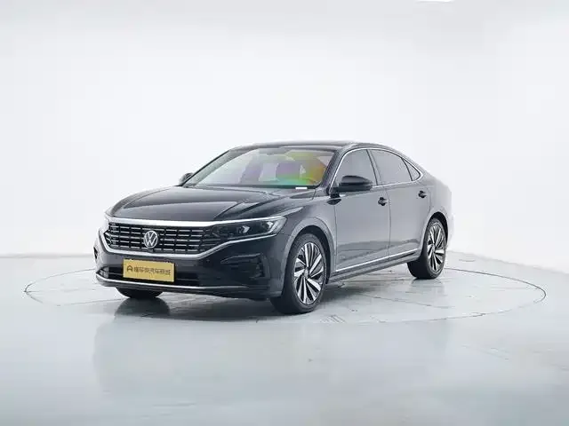 Volkswagen Passat — фото 1