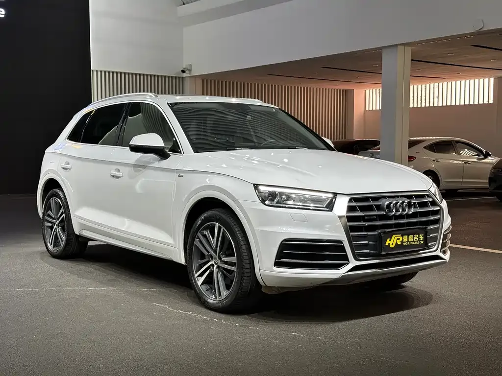 Audi Q5L — фото 4