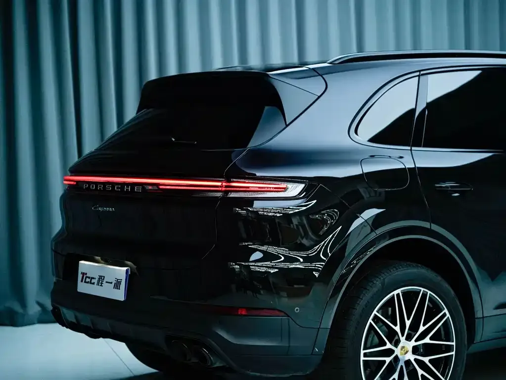 Porsche Cayenne — фото 8