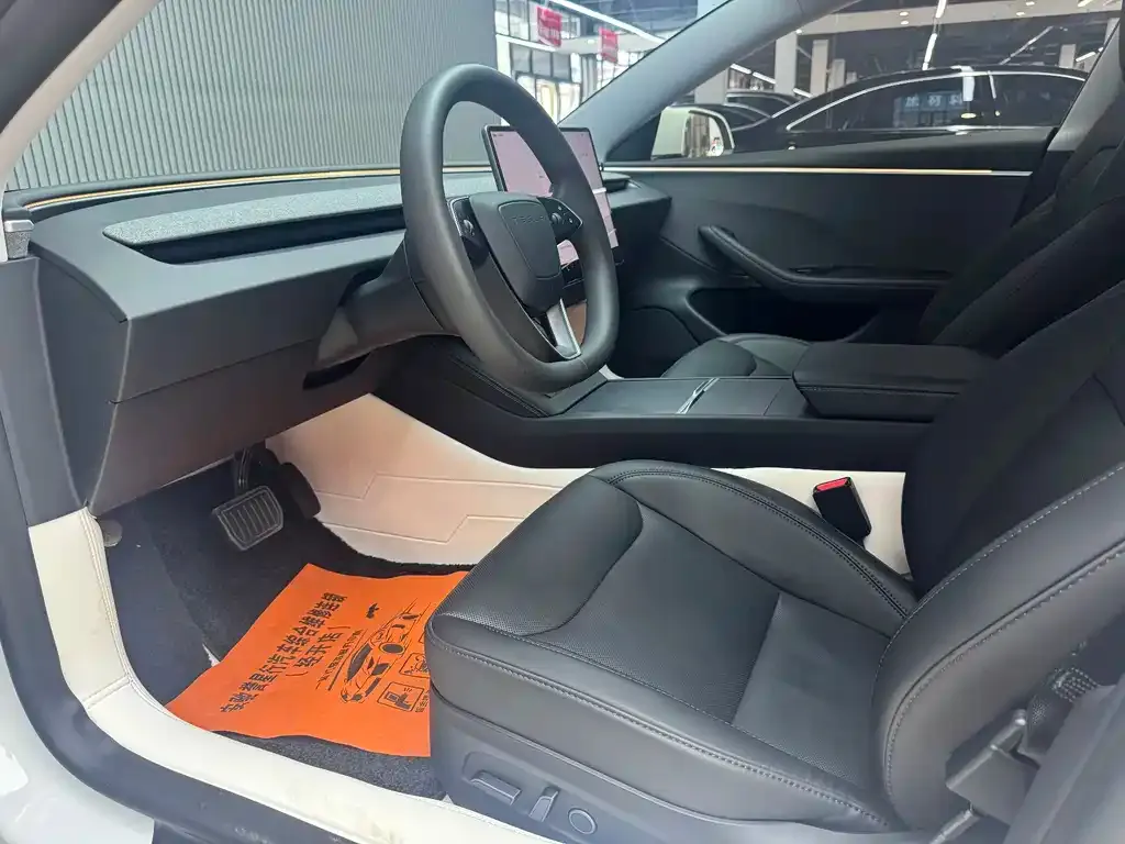 Tesla Model 3 — фото 4