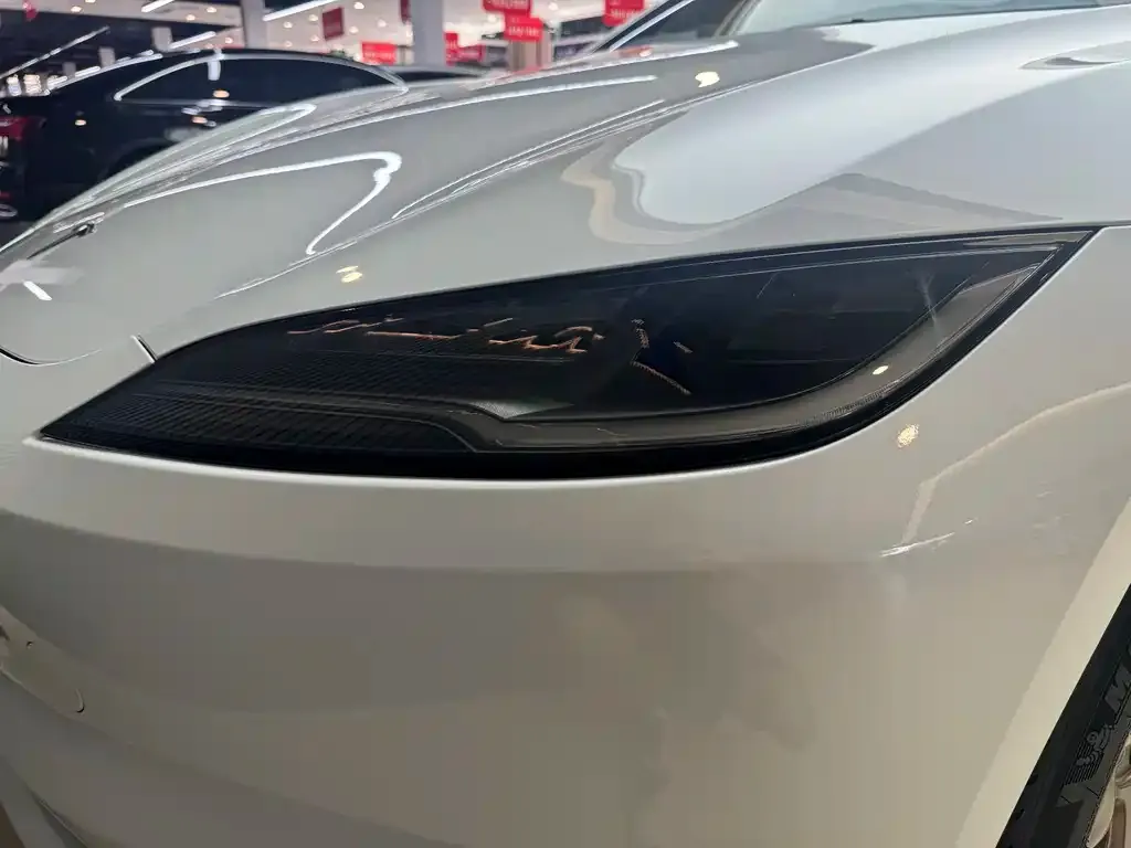 Tesla Model 3 — фото 8