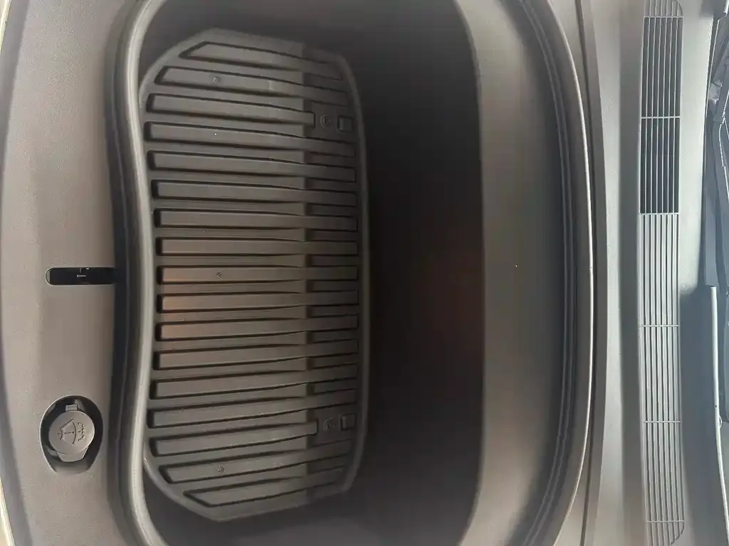 Tesla Model 3 — фото 2