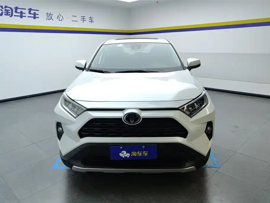 Toyota RAV4 — фото 5