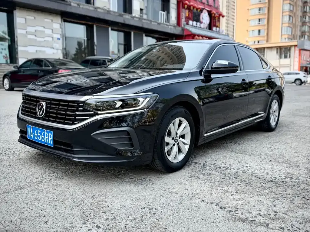 Volkswagen Passat — фото 1