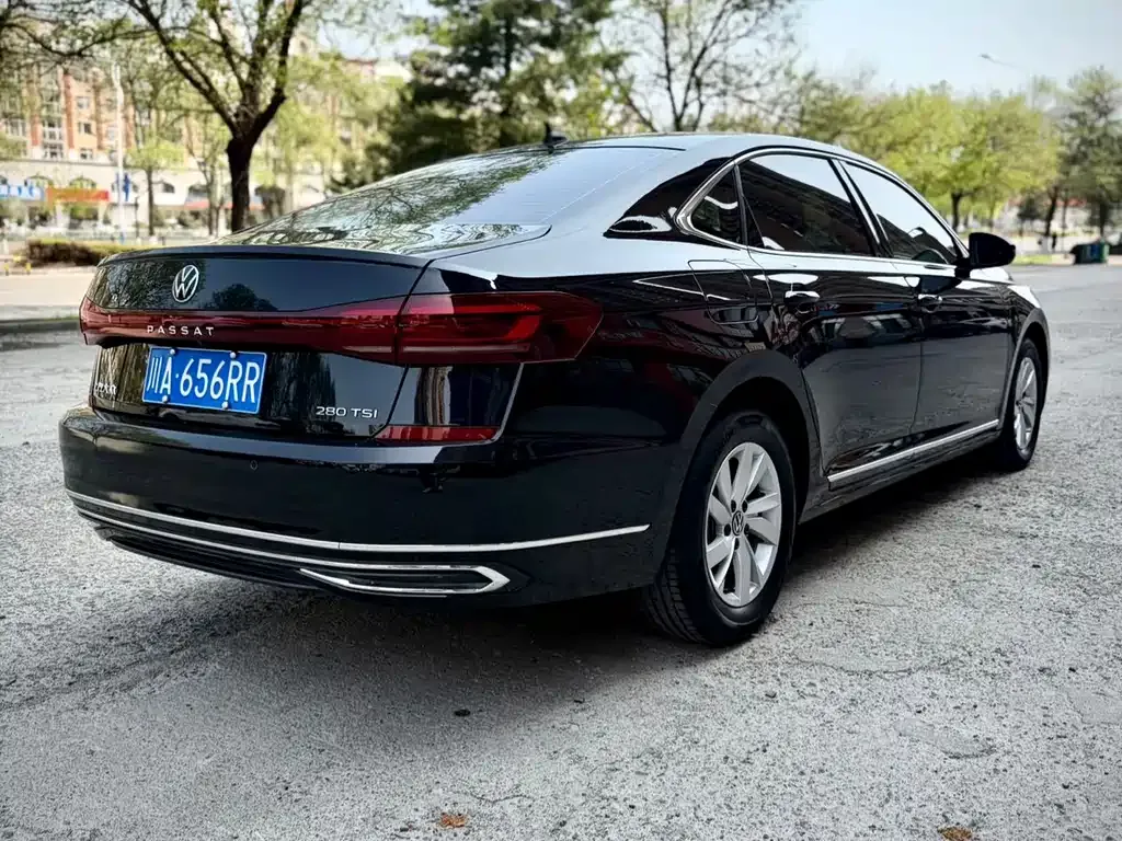 Volkswagen Passat — фото 7