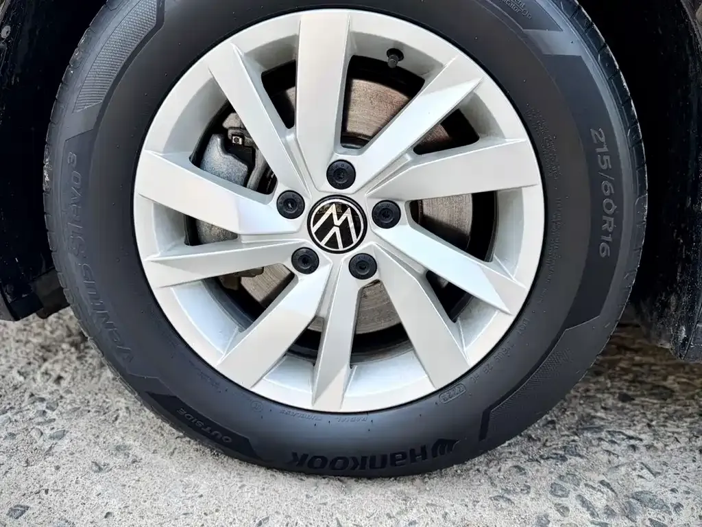 Volkswagen Passat — фото 5