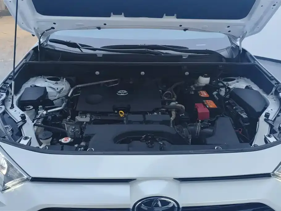 Toyota RAV4 — фото 10