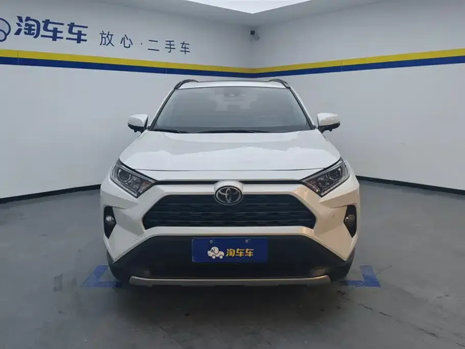 Toyota RAV4 — фото 3