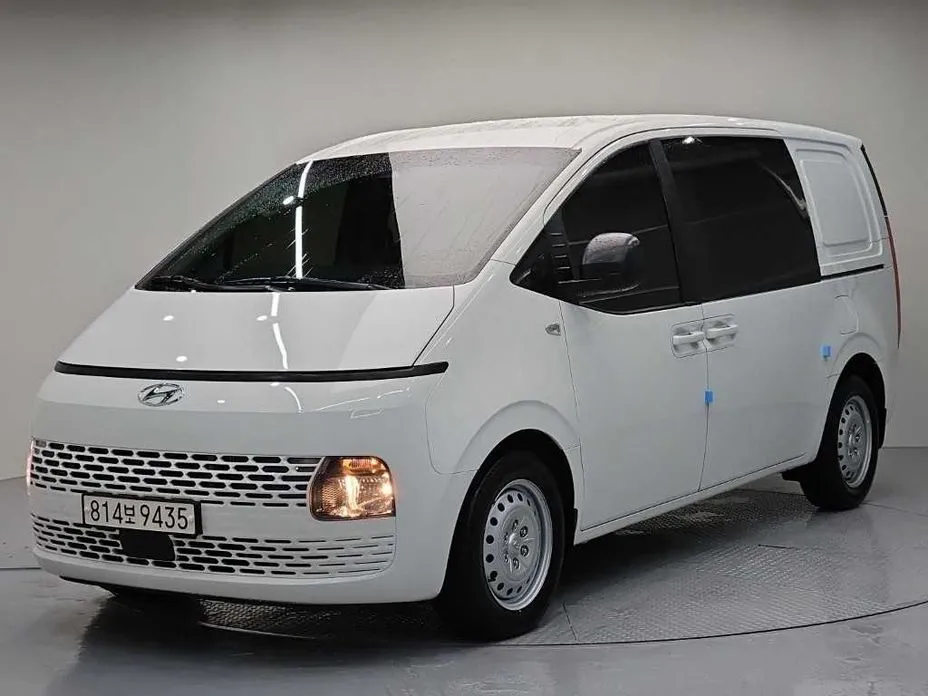 Hyundai Staria — фото 1