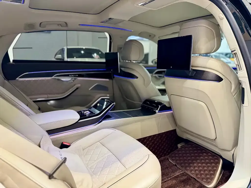 Audi A8 — фото 2