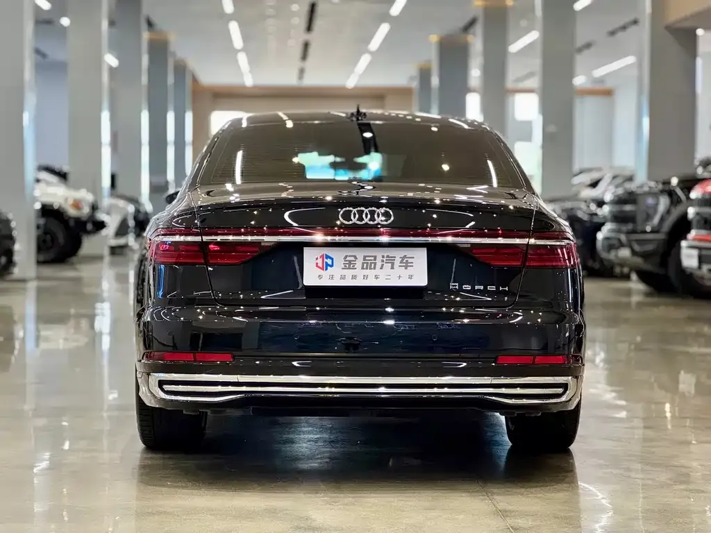 Audi A8 — фото 6