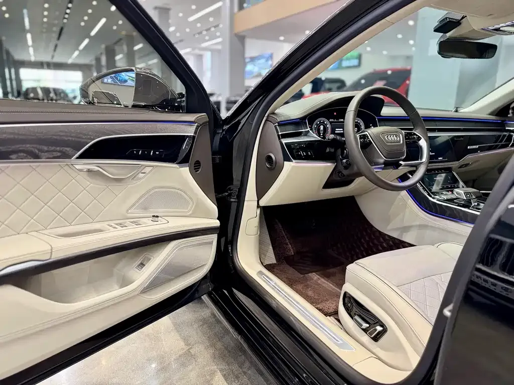 Audi A8 — фото 8