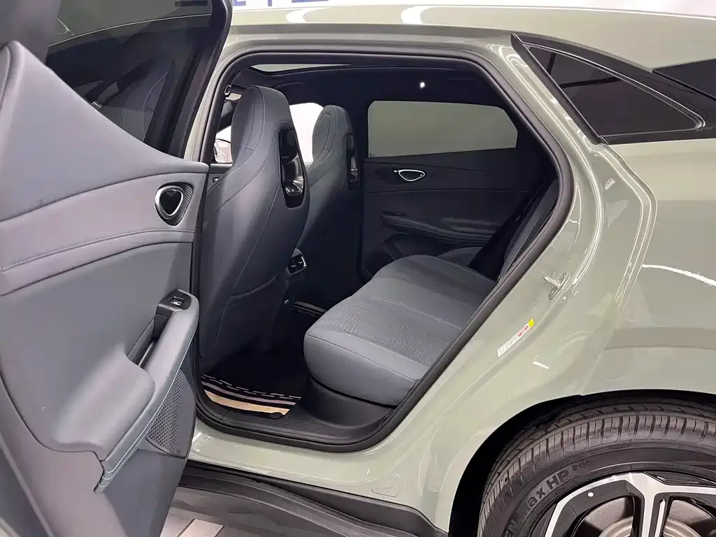 BYD Seal 06GT — фото 10