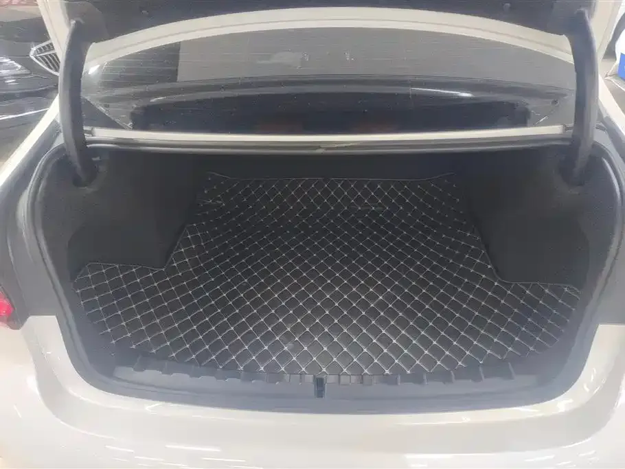 BMW 3 Series 2024 из CN, фото 10