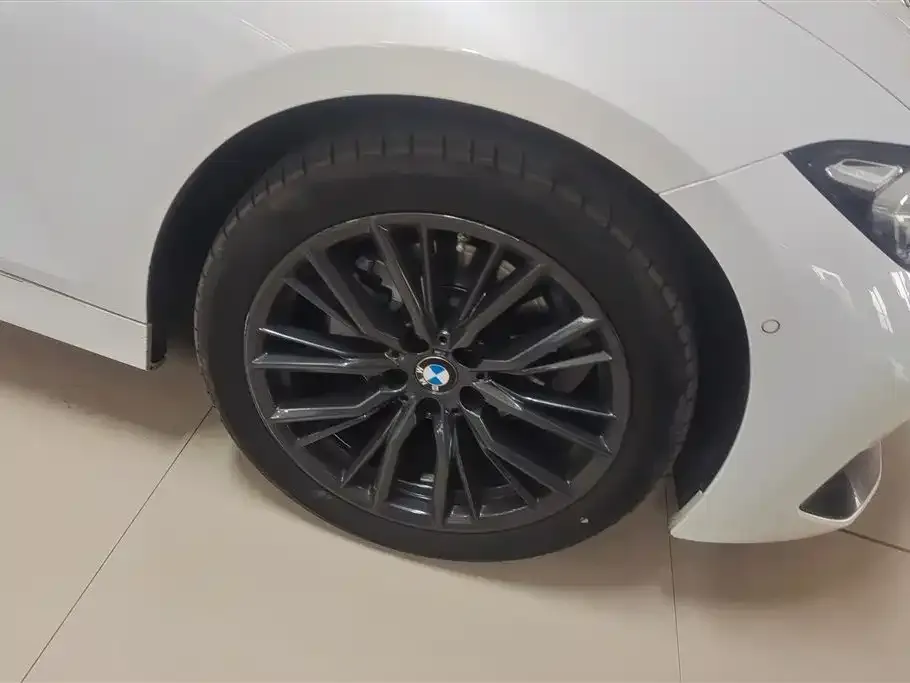 BMW 3 Series 2024 из CN, фото 2