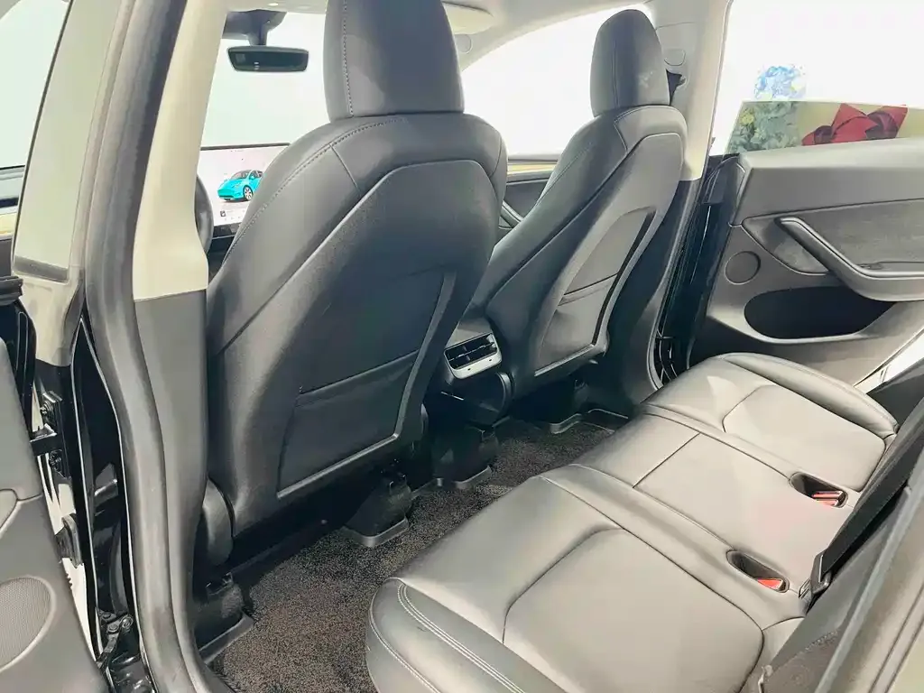 Tesla Model Y 2023 из CN, фото 10