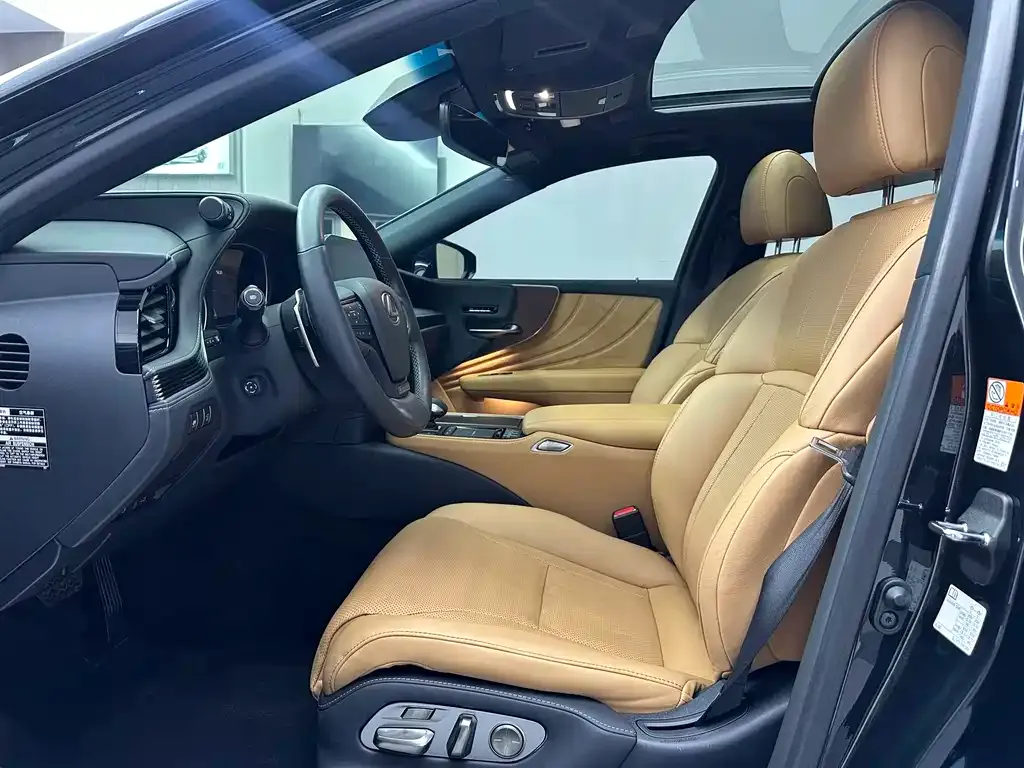 Lexus LS 2022 из CN, фото 10