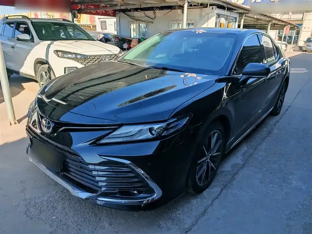 Toyota Camry — фото 9