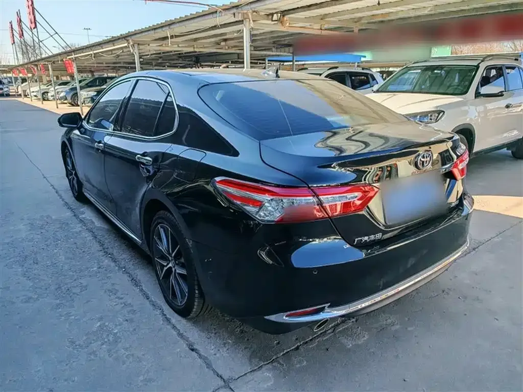Toyota Camry — фото 7