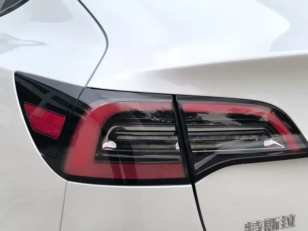 Tesla Model 3 — фото 2