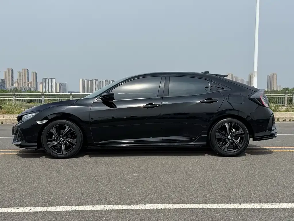 Honda Civic 2022 из CN, фото 2