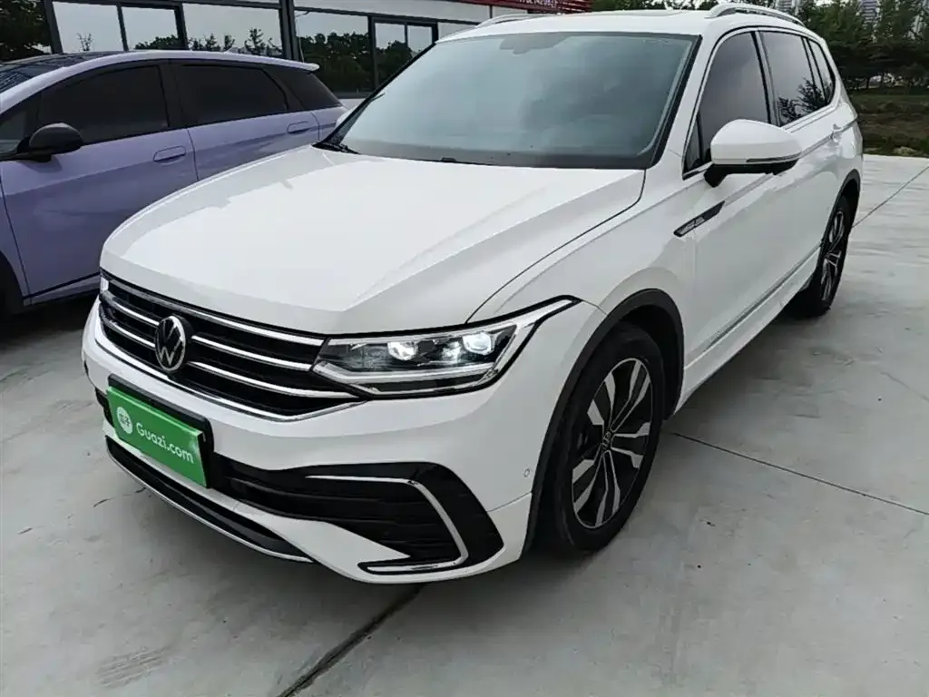 Volkswagen Tiguan L — фото 1
