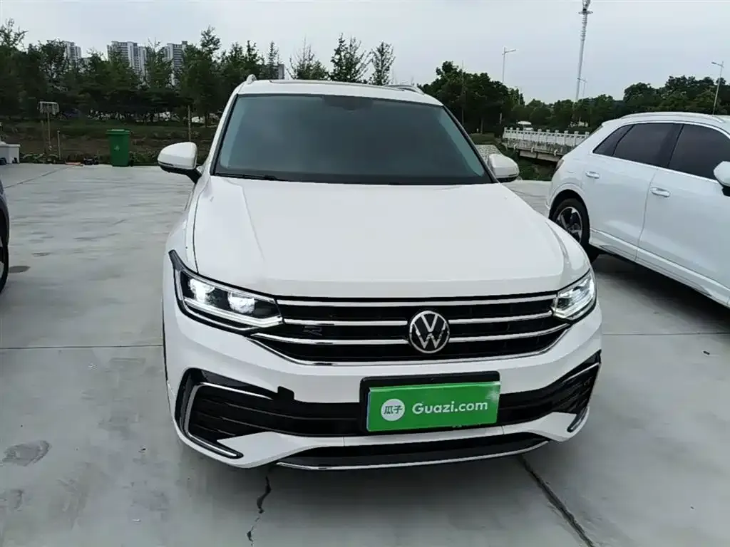 Volkswagen Tiguan L — фото 3