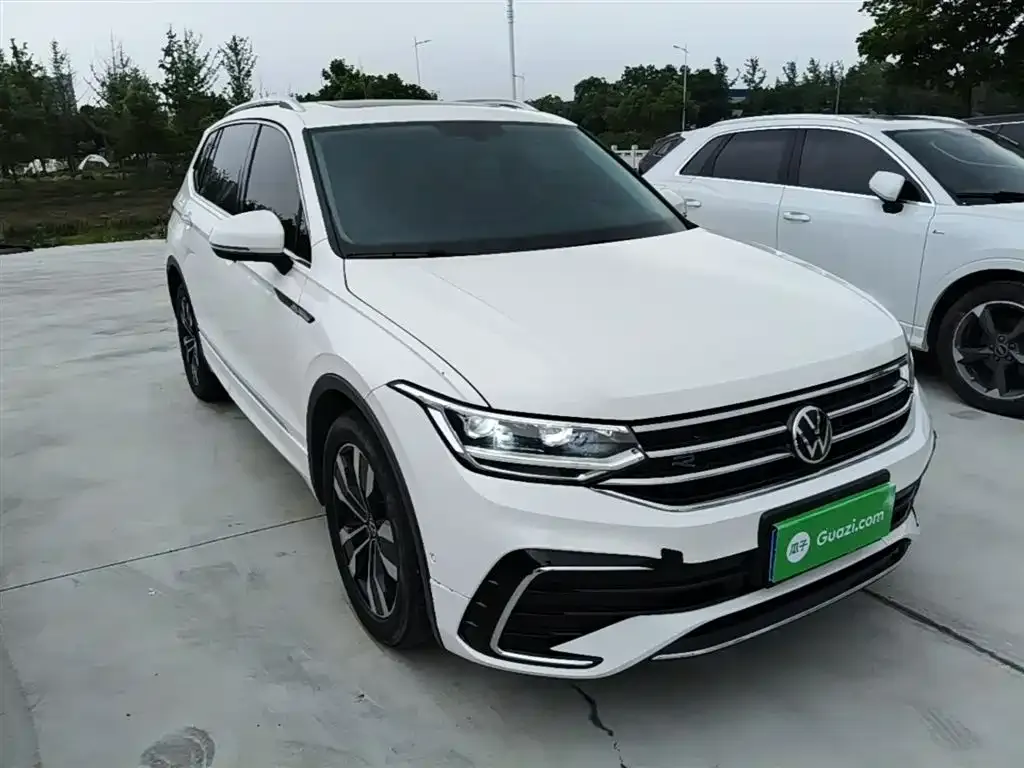 Volkswagen Tiguan L — фото 8