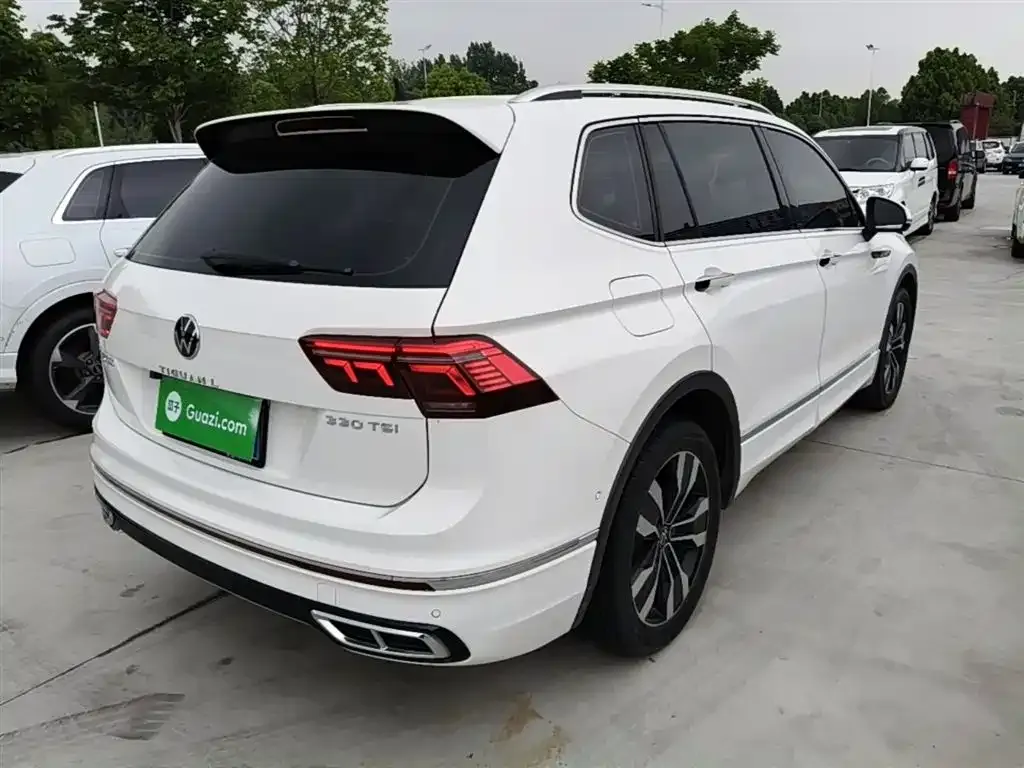 Volkswagen Tiguan L — фото 9