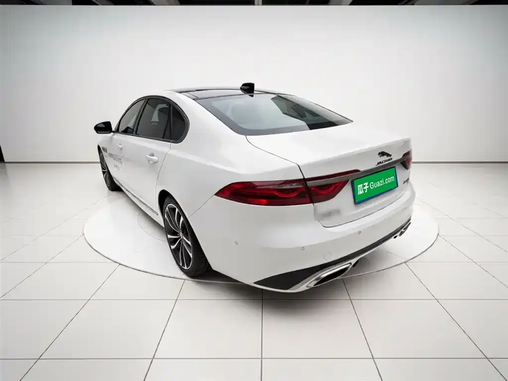 Jaguar XFL — фото 10