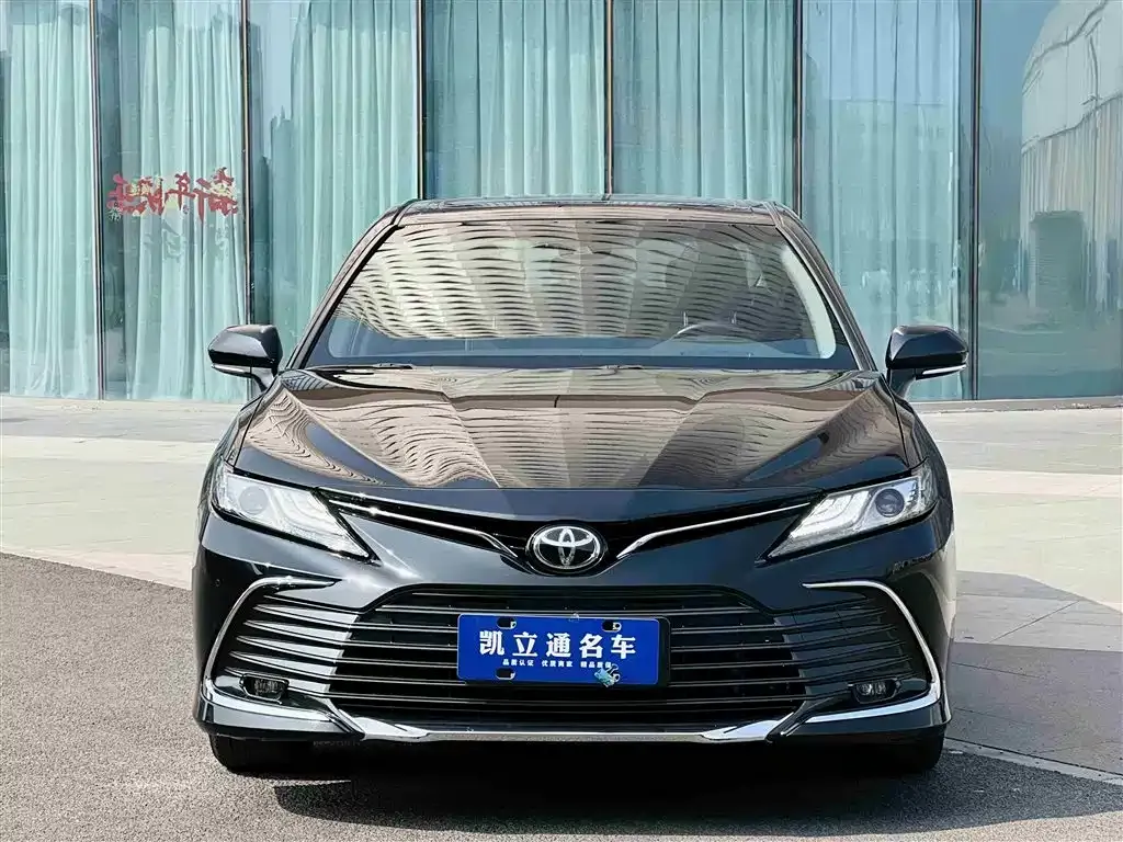 Toyota Camry — фото 4