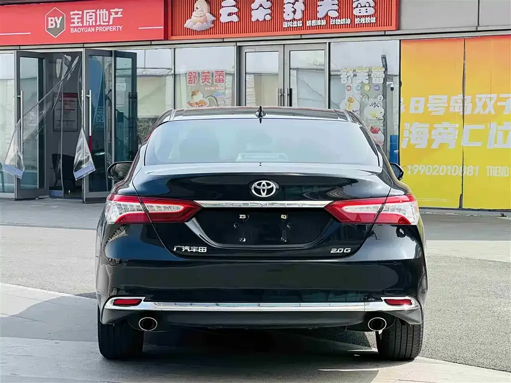 Toyota Camry — фото 10