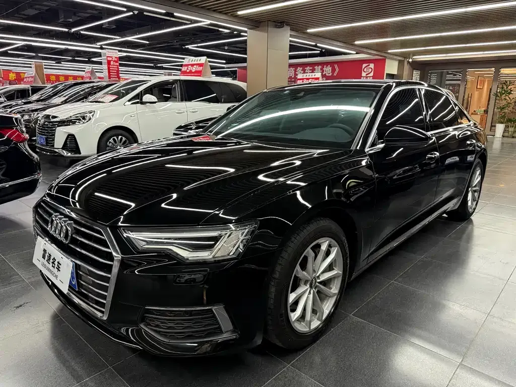 Audi A6L — фото 1