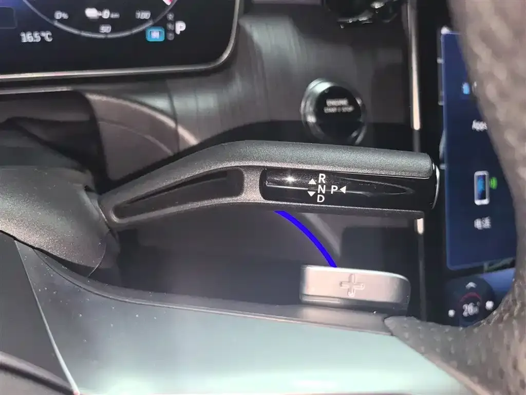 Mercedes-Benz C-Class New Energy 2024 из CN, фото 4