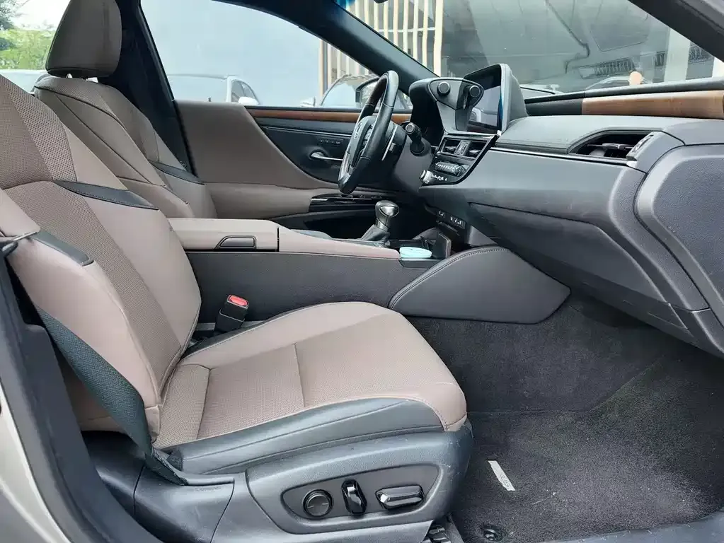 Lexus ES 2022 из CN, фото 9