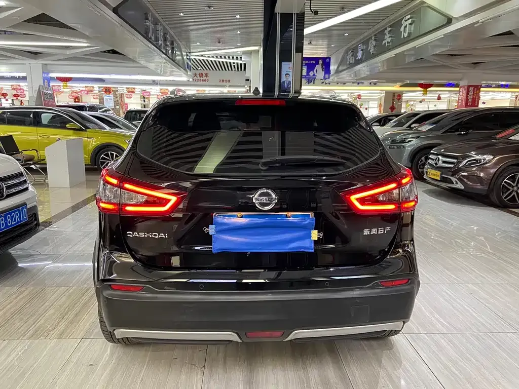 Nissan Qashqai — фото 4