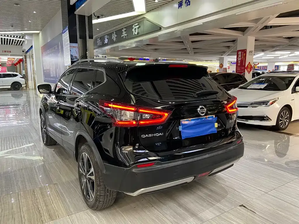 Nissan Qashqai — фото 9