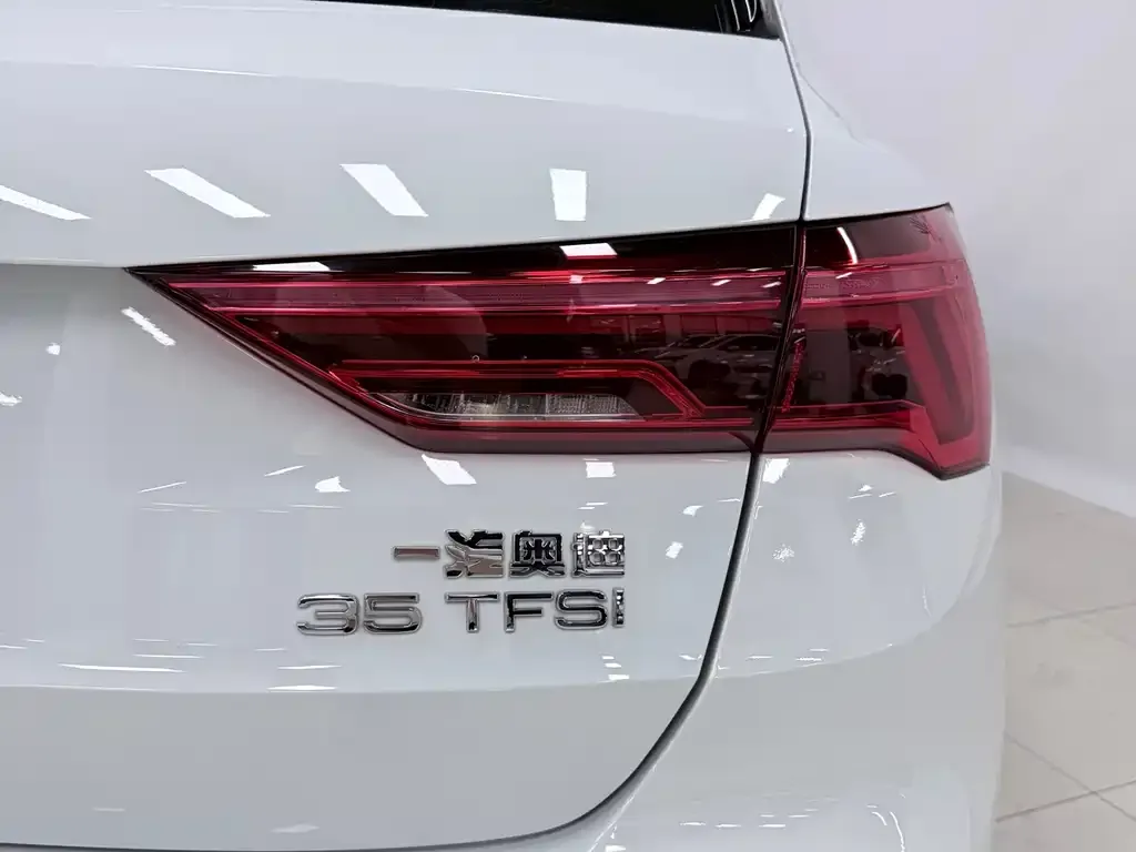 Audi Q3 — фото 2