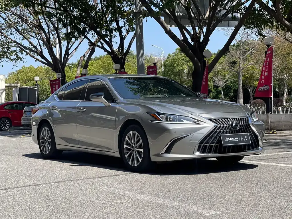 Lexus ES — фото 6