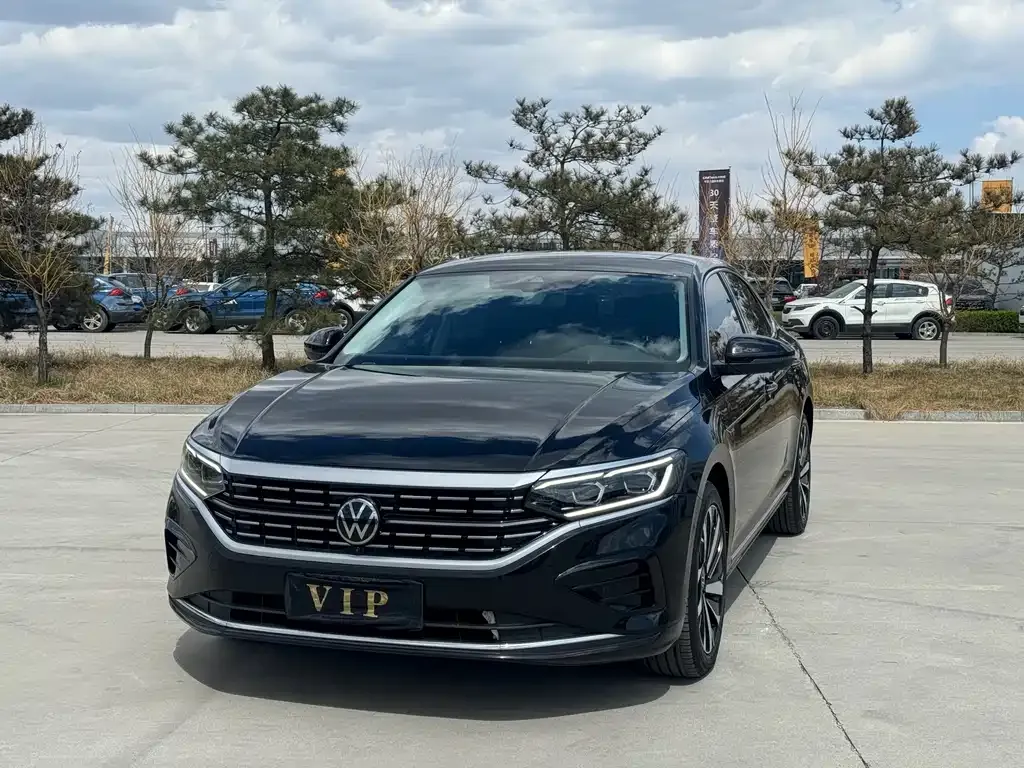 Volkswagen Passat — фото 1