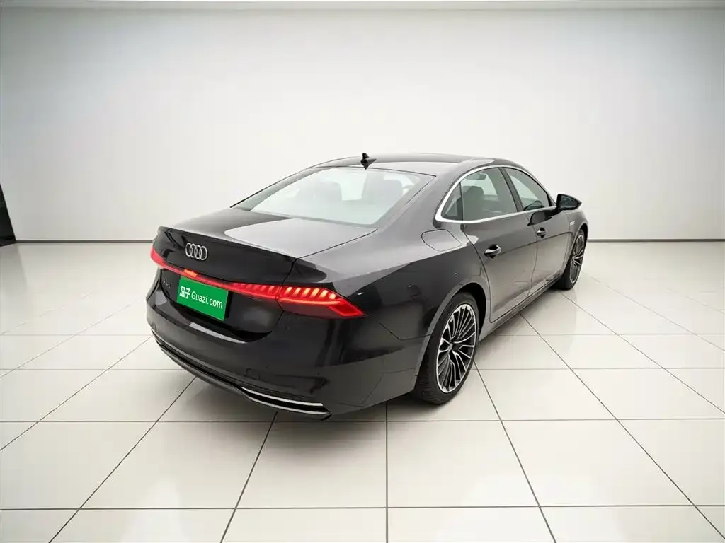 Audi A7L 2024 из CN, фото 5