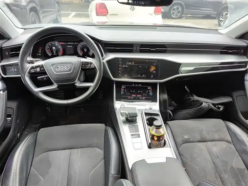 Audi A7L 2024 из CN, фото 8