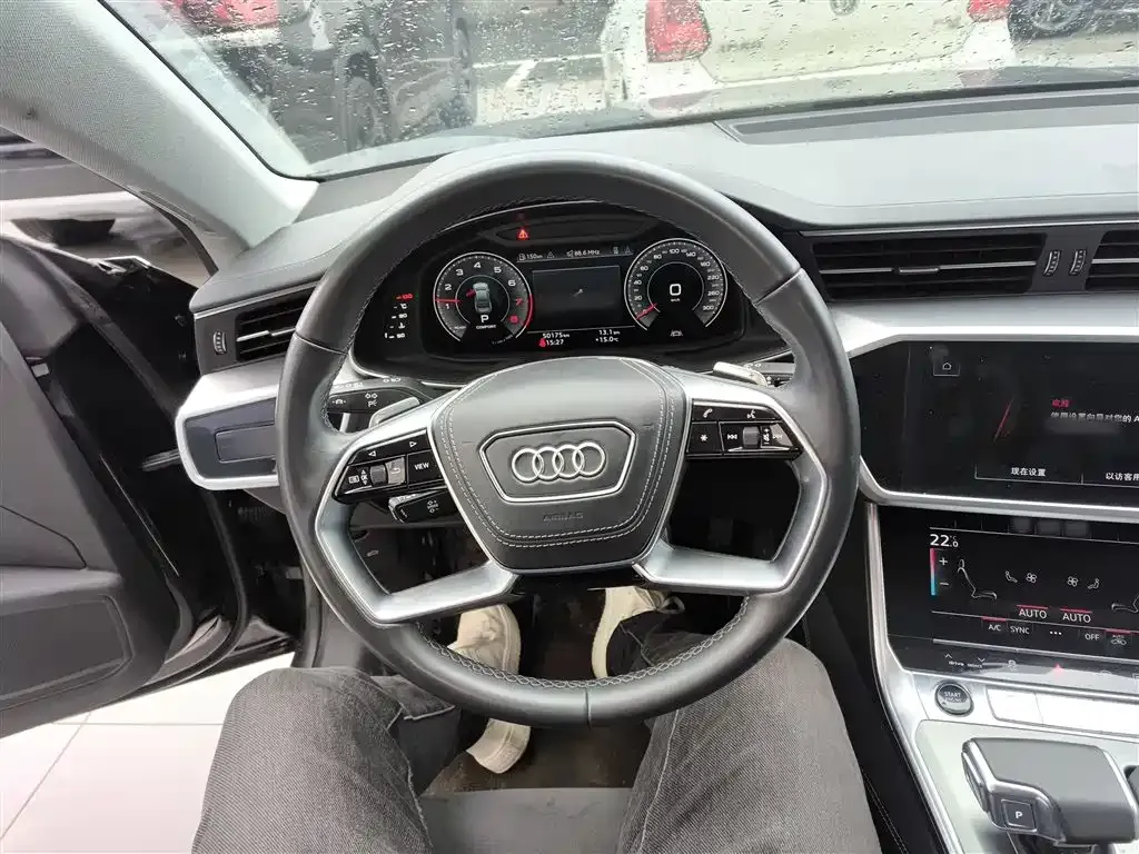 Audi A7L 2024 из CN, фото 9